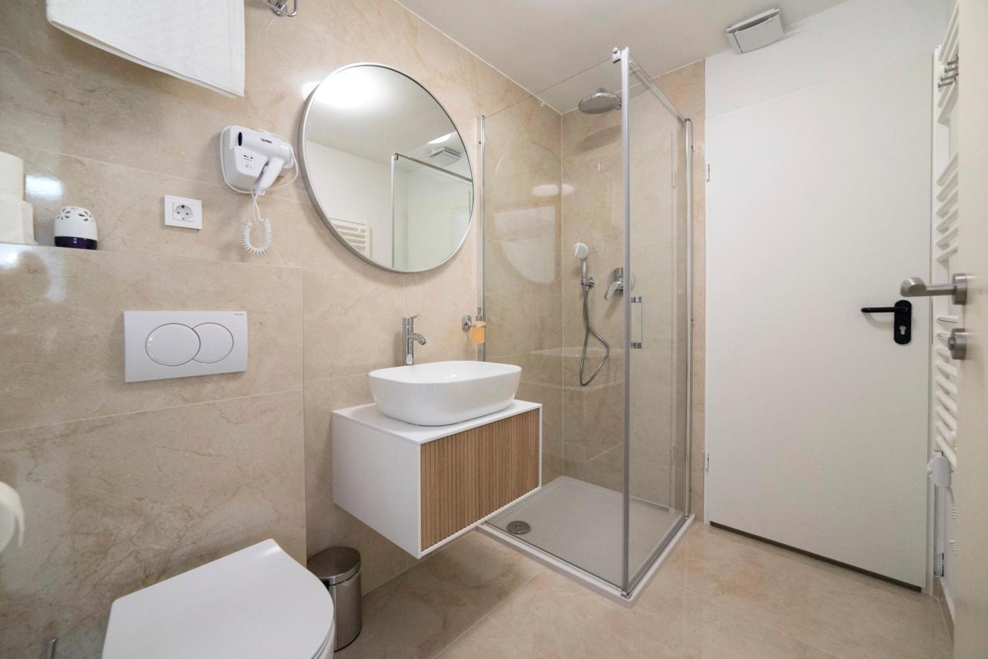זאגרב Apartments Pamer, 4Th Floor, No Elevator מראה חיצוני תמונה