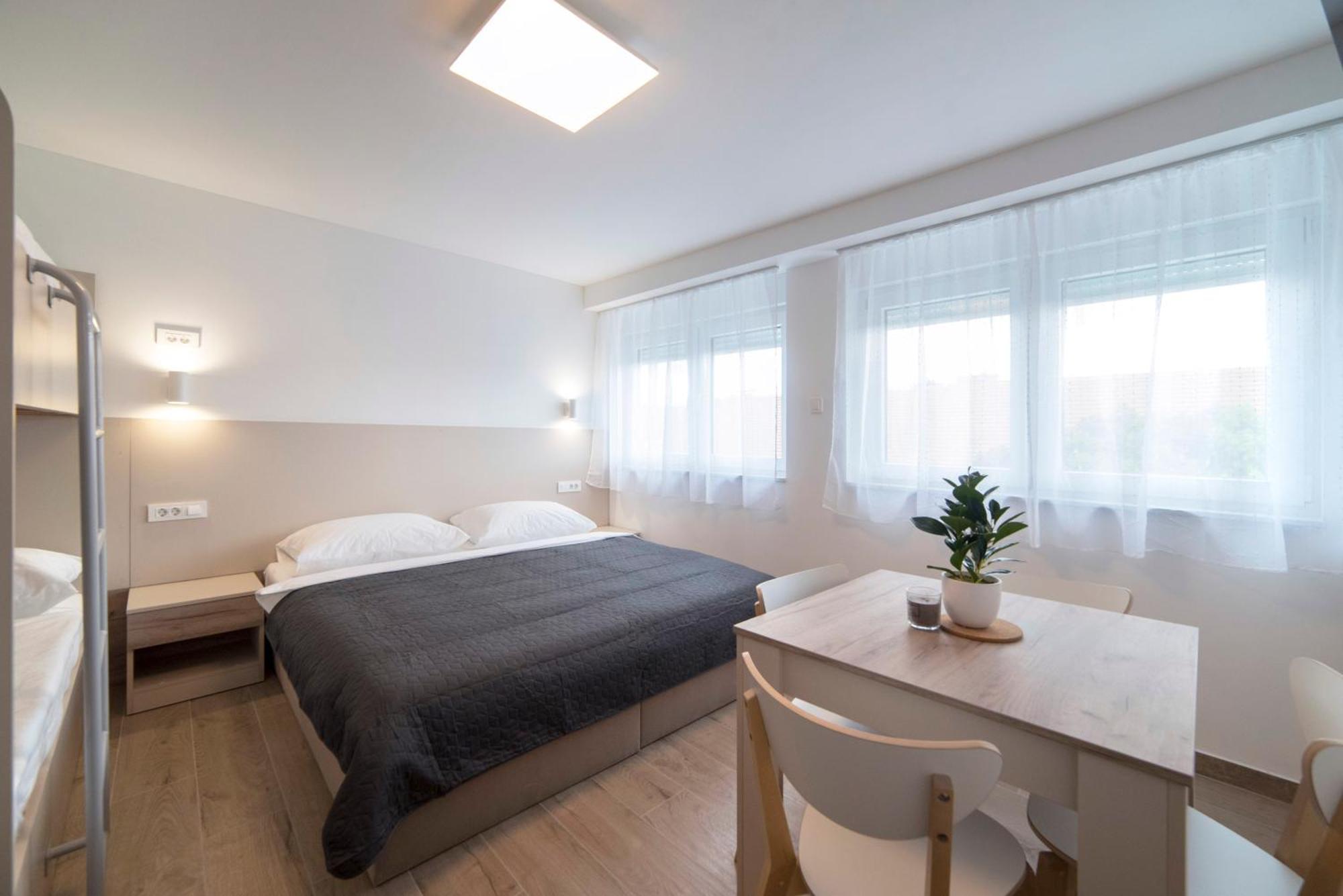 זאגרב Apartments Pamer, 4Th Floor, No Elevator מראה חיצוני תמונה