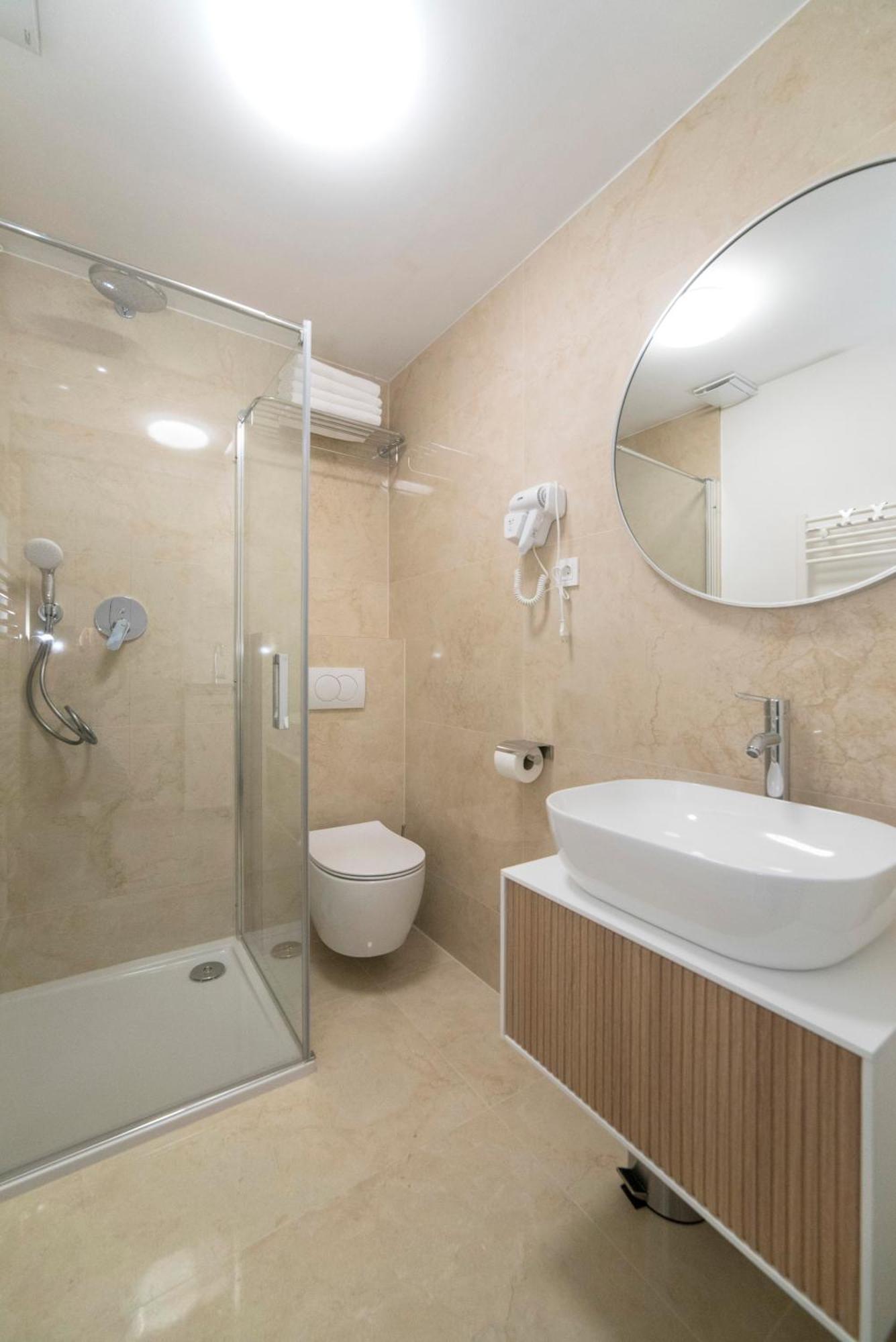 זאגרב Apartments Pamer, 4Th Floor, No Elevator מראה חיצוני תמונה