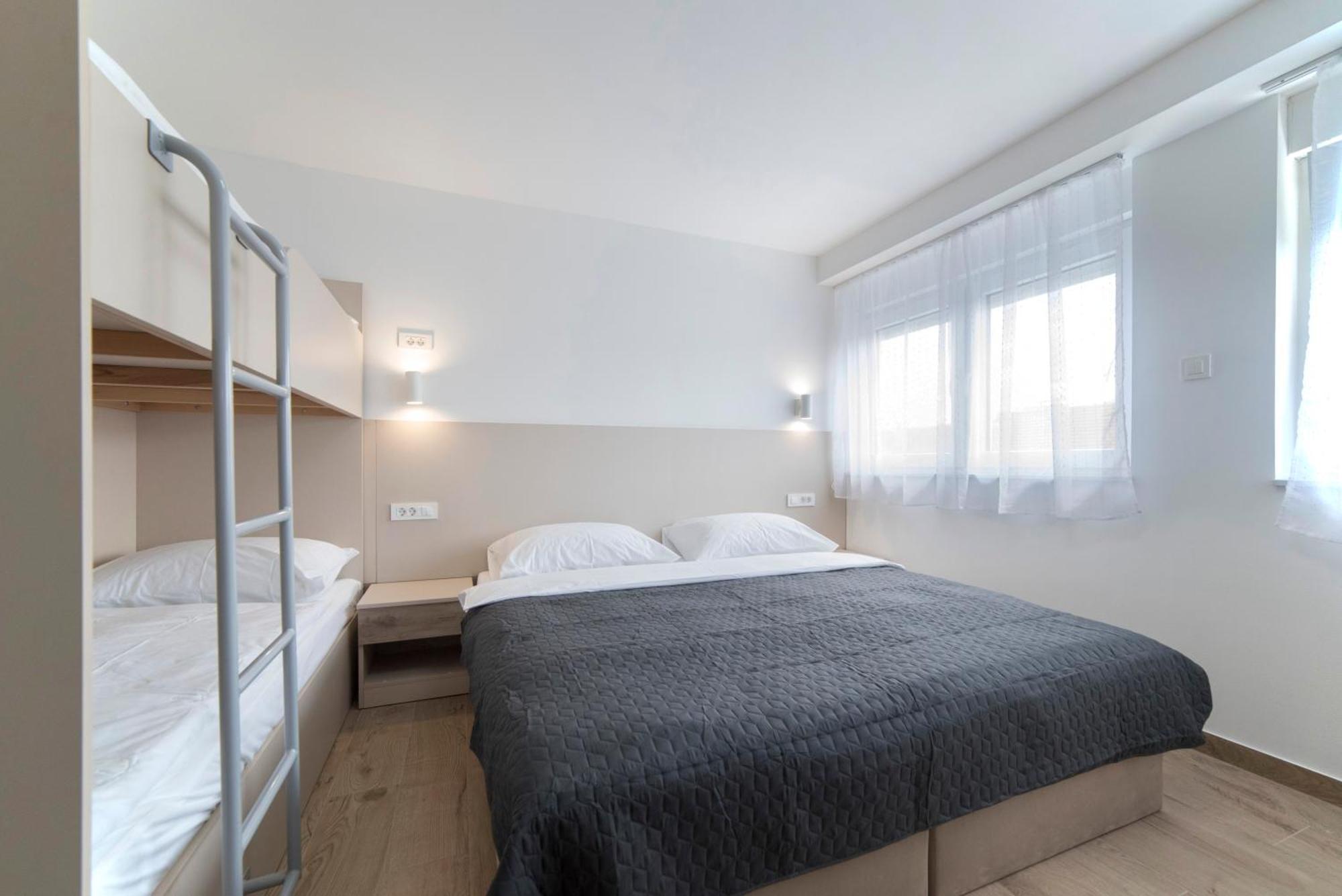 זאגרב Apartments Pamer, 4Th Floor, No Elevator מראה חיצוני תמונה