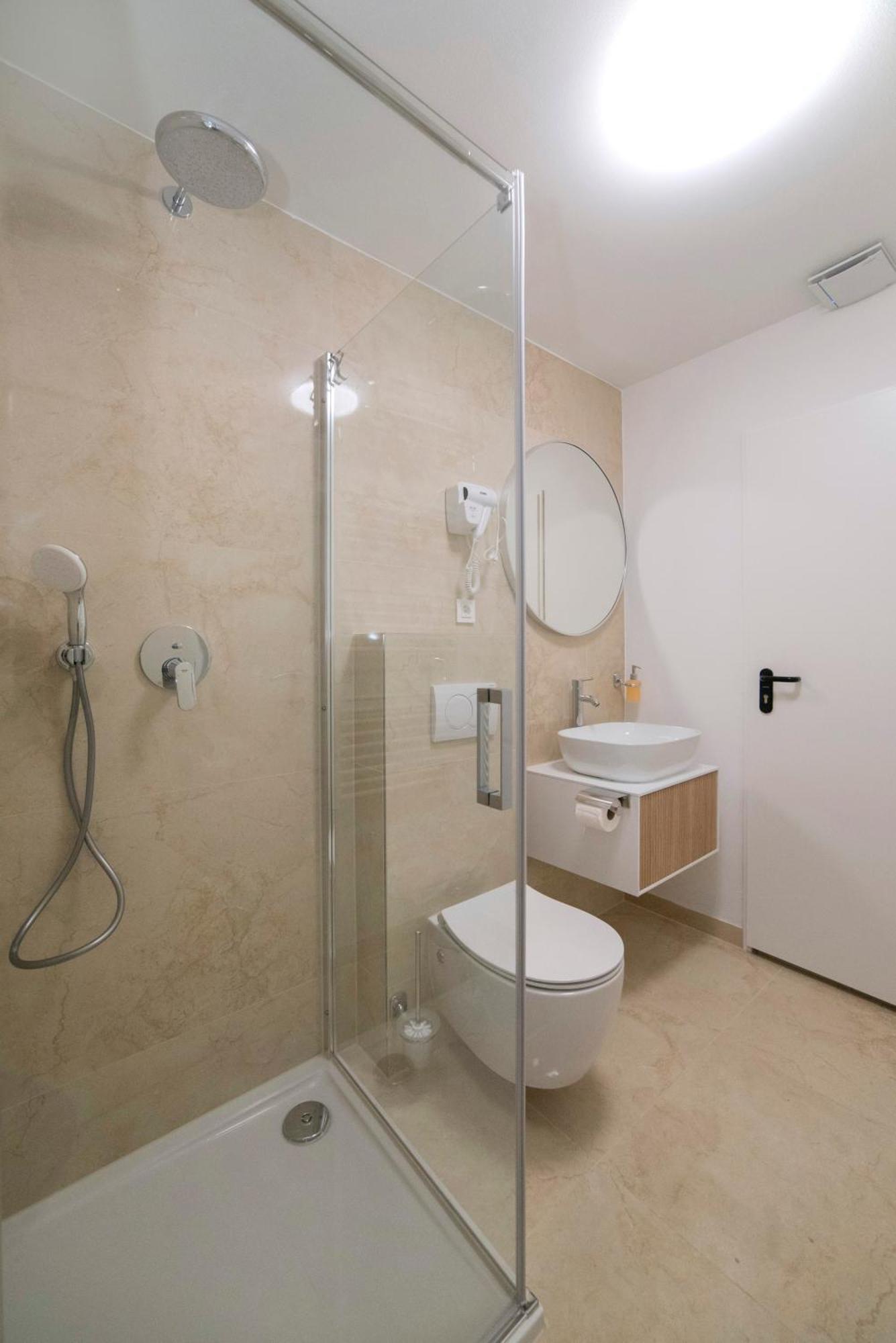 זאגרב Apartments Pamer, 4Th Floor, No Elevator מראה חיצוני תמונה